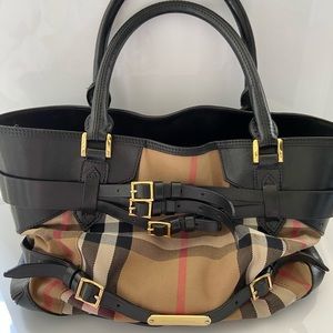 Women’s Burberry Tote